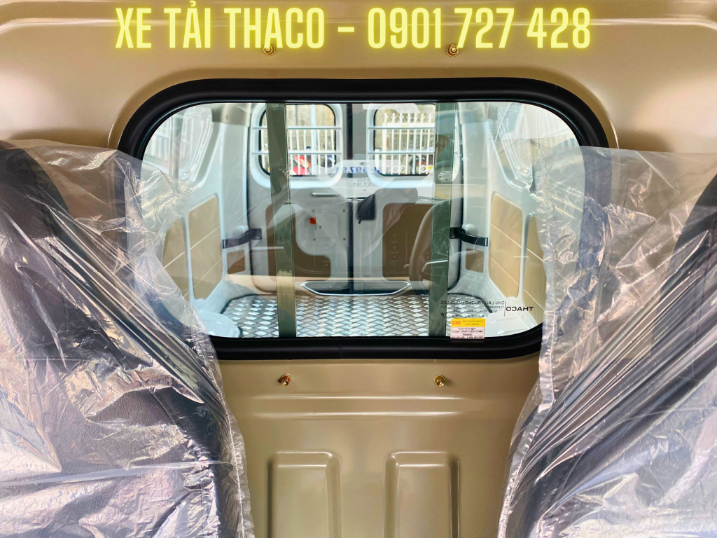 bên trong thùng xe van (3)
