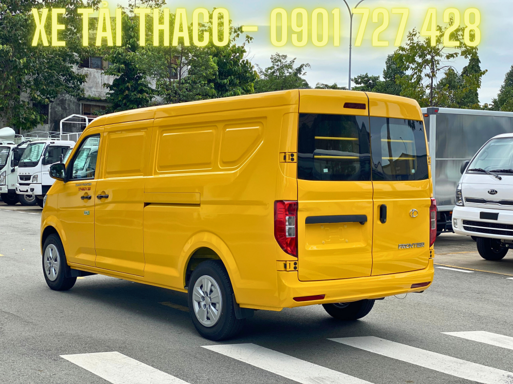 giá xe tải van thùng dài sơn màu vàng