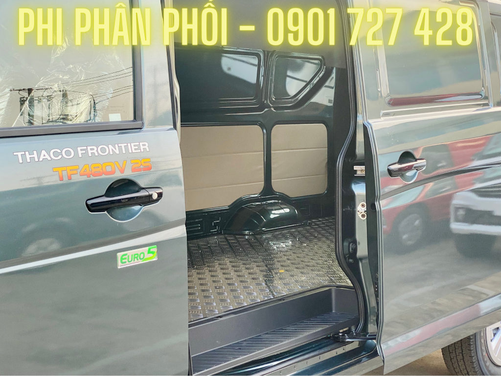 xe van màu xanh rêu (2)